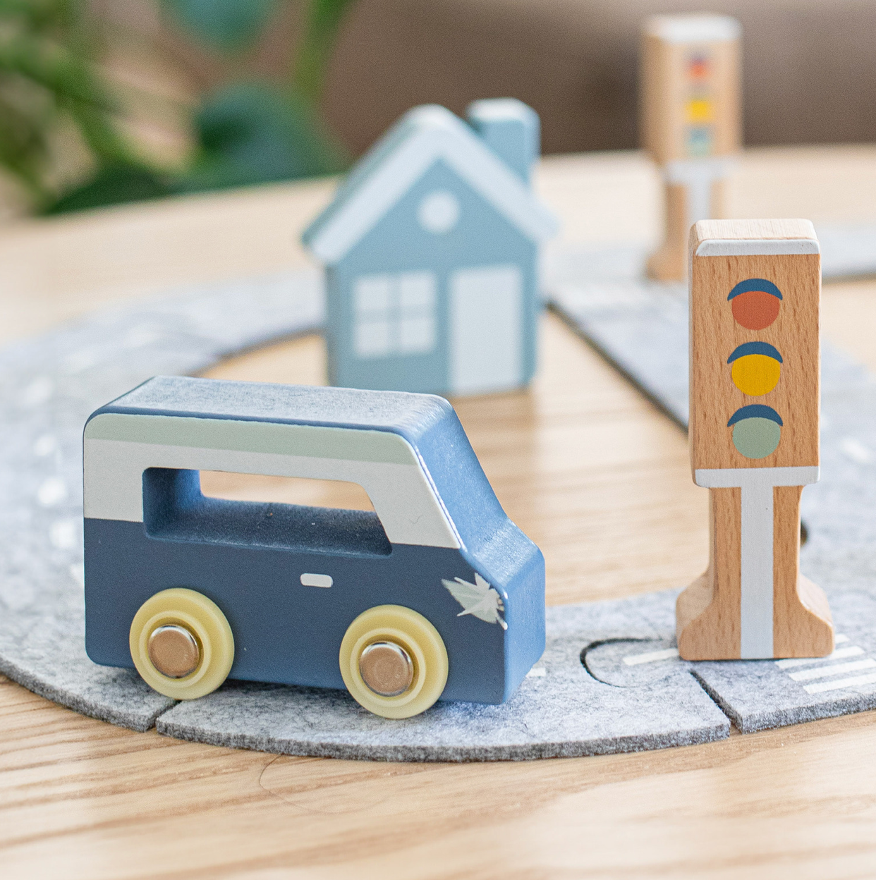 Car Track Puzzle with 2 Cars