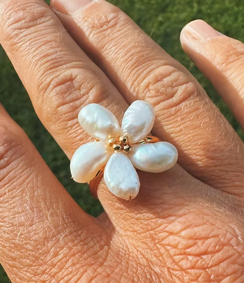 Pearly Flower Ring